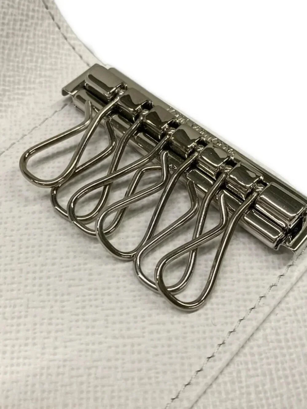 LOUIS VUITTON Multicles Optic White Taigarama RFID : confirmed